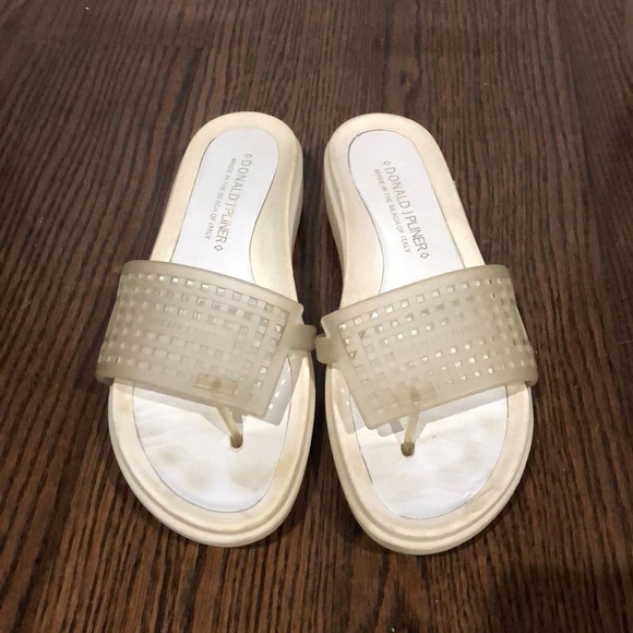 donald pliner white sandals